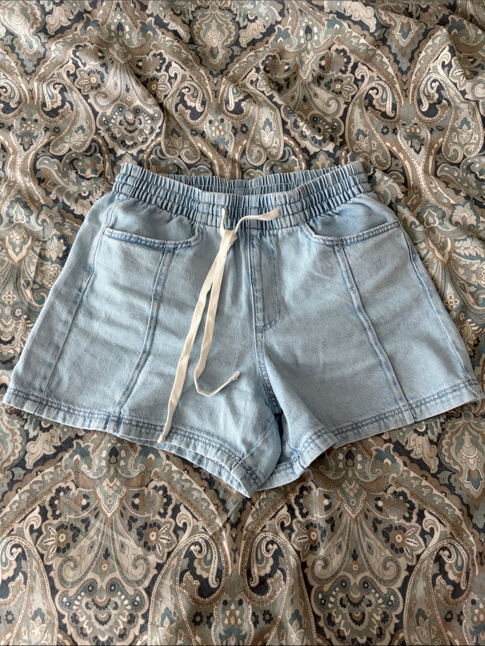 Universal Thread Drawstring Shorts